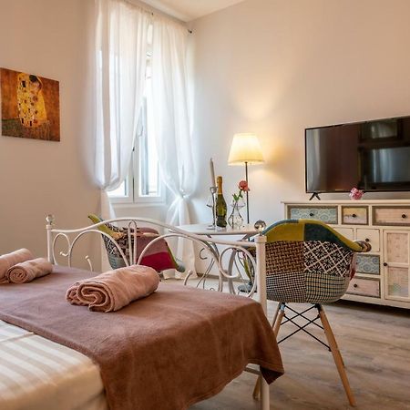 Old City Romantic Studios 3 Пула Екстериор снимка